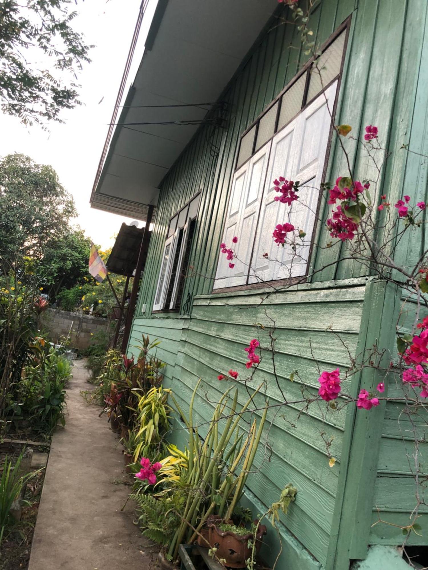 Baan Bua pensión Chiang Rai Exterior foto