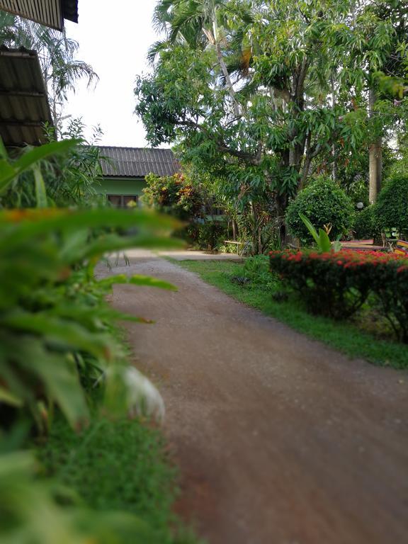Baan Bua pensión Chiang Rai Exterior foto
