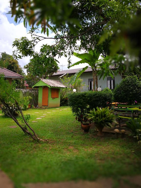 Baan Bua pensión Chiang Rai Exterior foto