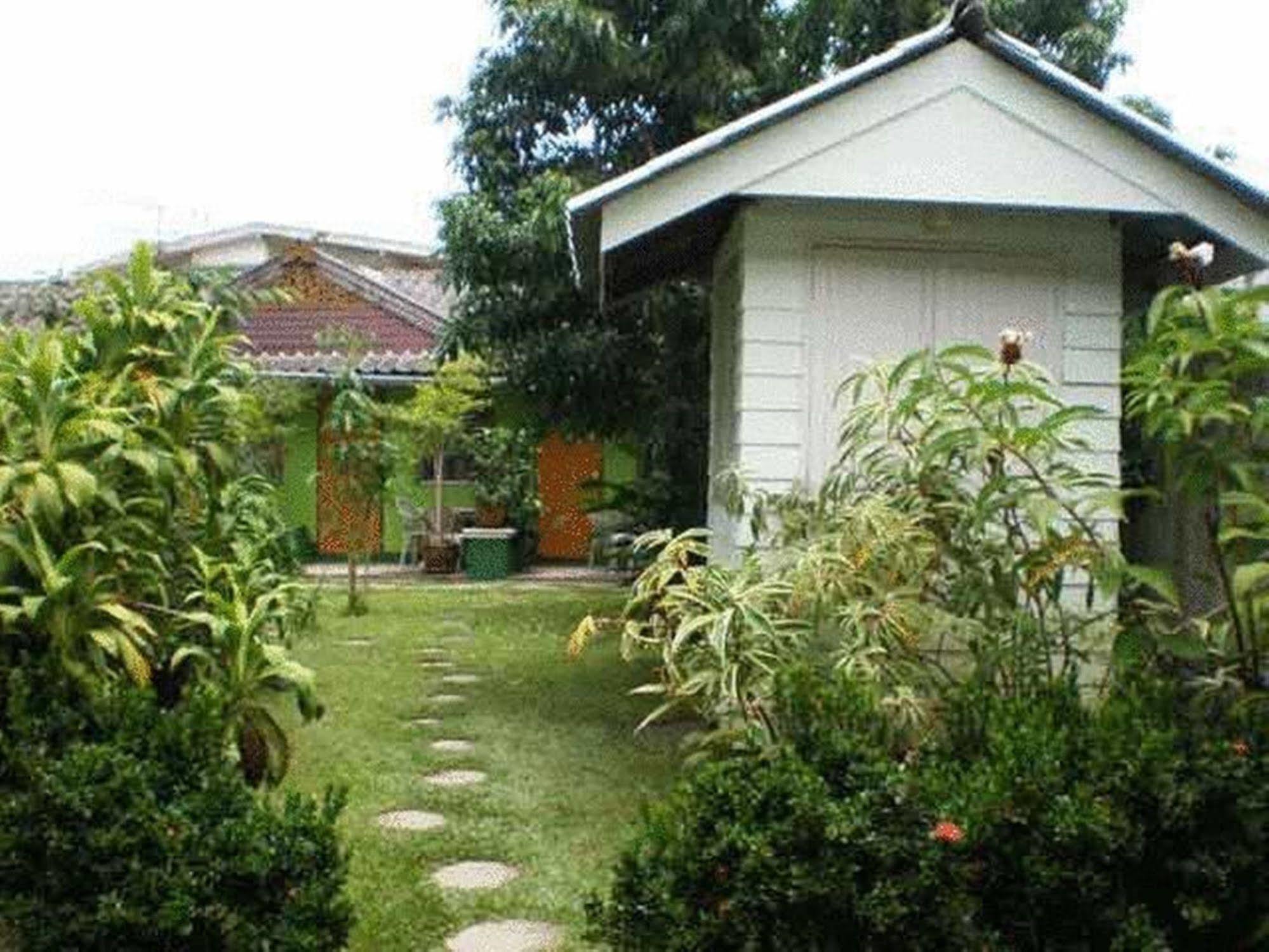 Baan Bua pensión Chiang Rai Exterior foto