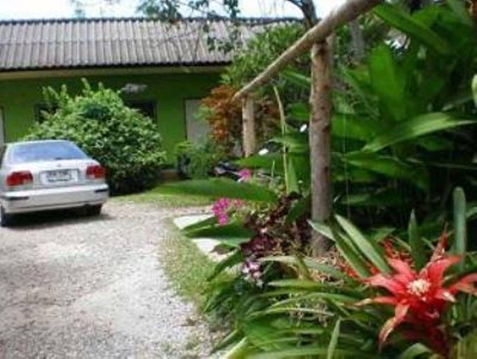 Baan Bua pensión Chiang Rai Exterior foto