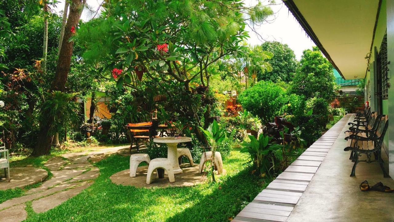 Baan Bua pensión Chiang Rai Exterior foto